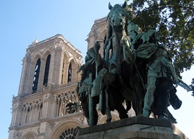 Notre Dame de Paris Charlemagne statue