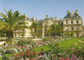 garden of the palais du luxembourg in paris