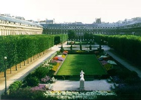 palais royal in paris garden