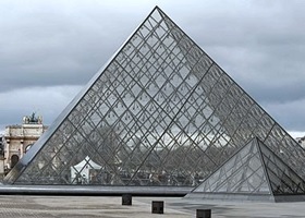 pyramid of the louvre in paris