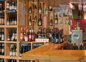 wine bar in paris le barav