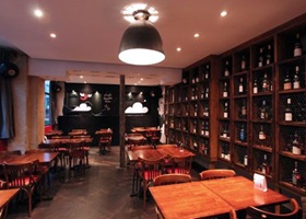 le vingt heures vin wine bar in paris logo