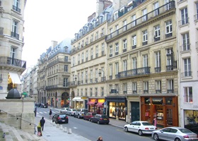 shopping rue saint honore in paris
