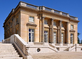 petit trianon du château de versailles